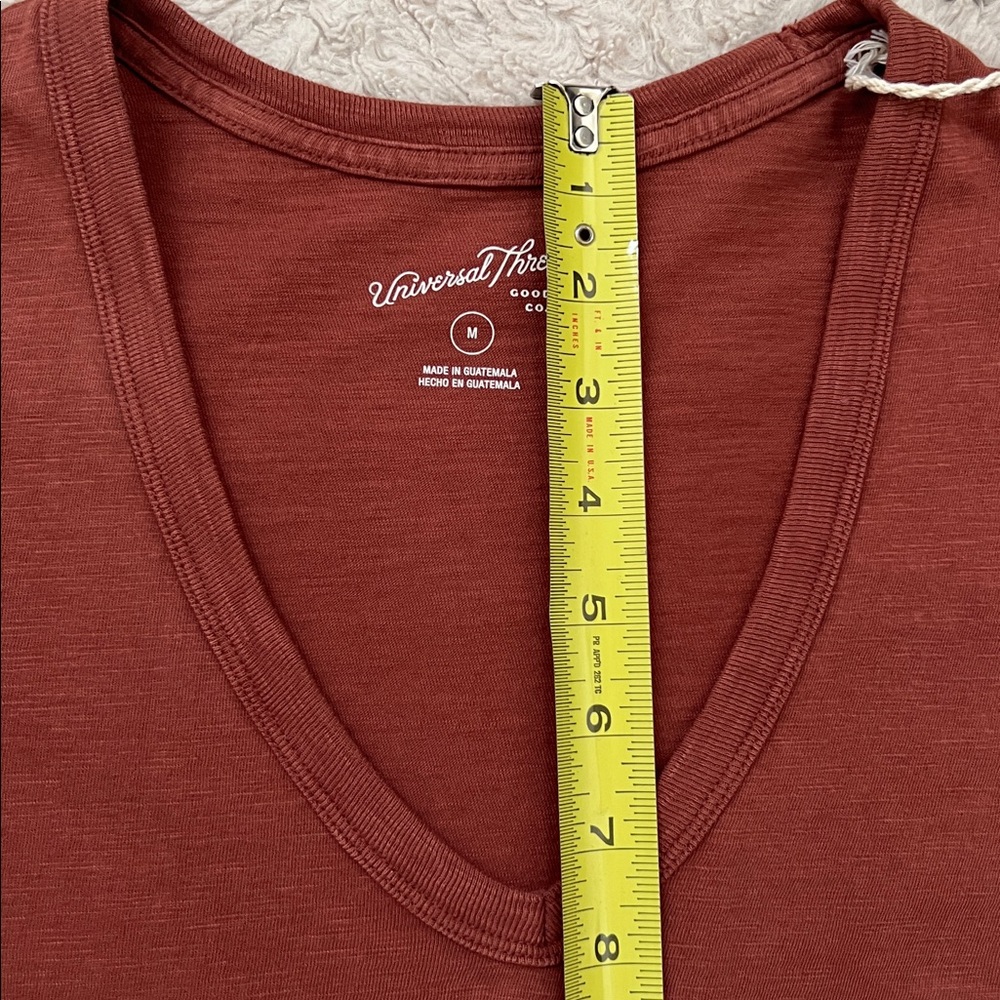 Universal Thread v-neck short sleeve t-shirt,
Size Medium, New with tags - Picture 14 of 16